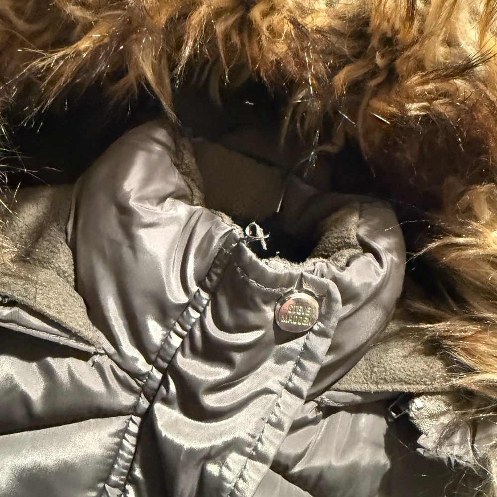 Steve Madden Olive Kids Puffer Jacket with Faux Fur Hood - Picture 5 of 7